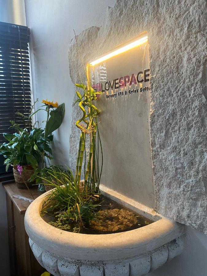 Love Space Sensory Spa & Relax Suite Santa Maria delle Mole Exterior photo